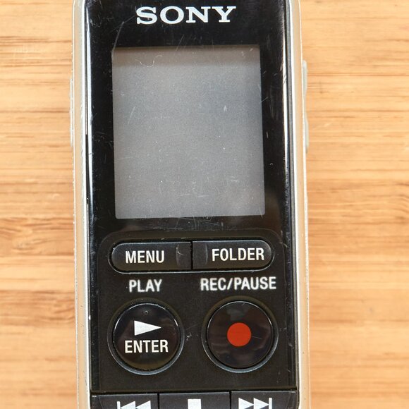 Sony ICD-BX140 4GB Digital Voice Recorder - Picture 2 of 9